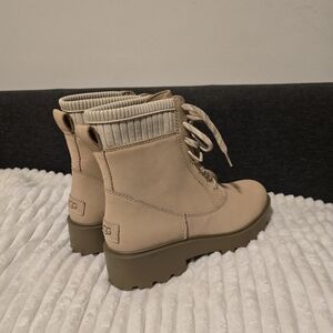 UGG Ballard Lace Up Waterproof Boot US 9